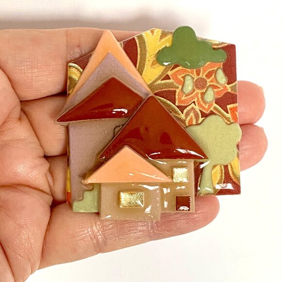 House Pins By Lucinda Large Resin Village Handmade Pin Brooch Wallpaper Backing - Picture 2 of 8